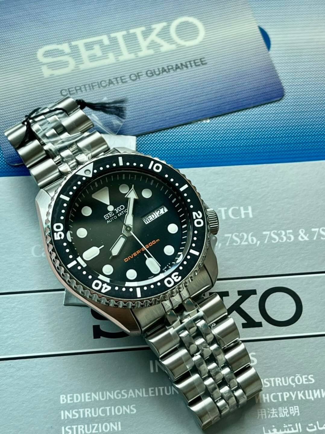 送料無料★特価★SEIKO正規保証1年付★SKX007K2★ブラックボーイ★ダイバーズウォッチ★200M防水 腕時計★セイコーウォッチ正規逆輸入品 Seiko Classic Divers watch skx007k2 BRANDNEW ORIGINAL 1YEAR Seiko