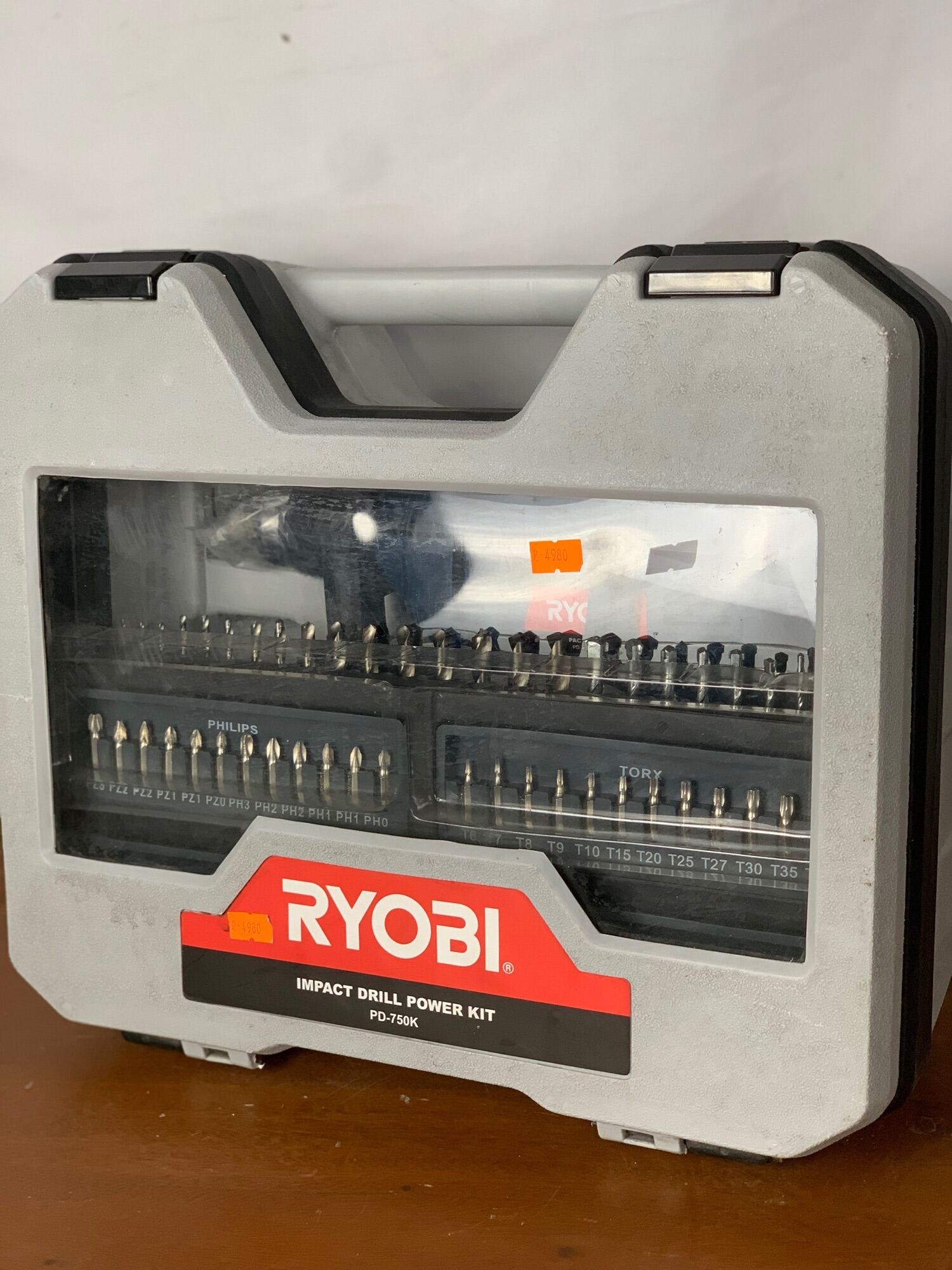 Ryobi 120 piece online drilling and driving kit