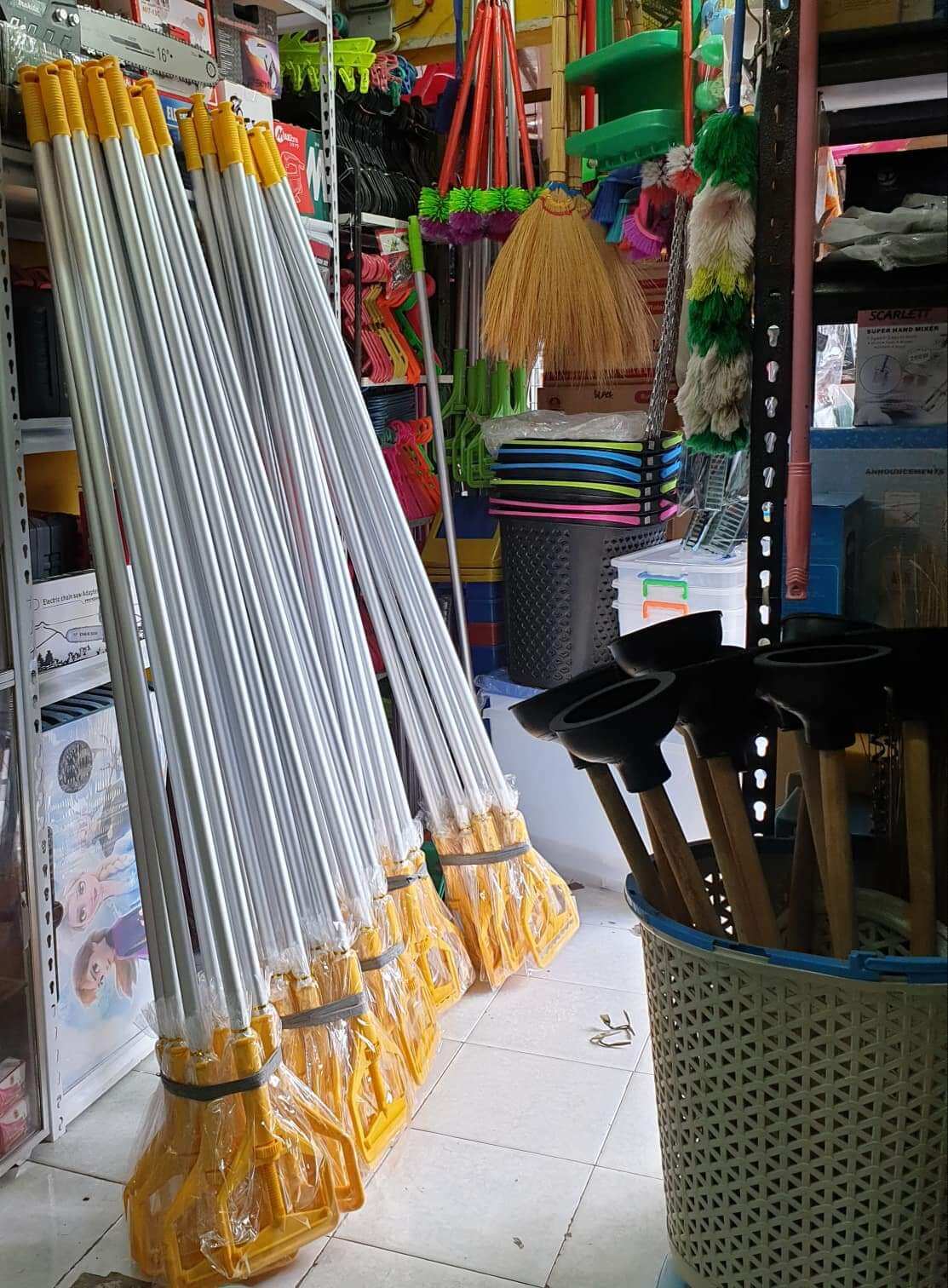 UNIVERSAL MOP HEAD & MOP HANDLE ALUMINUM HANDLE 100% ( sold separately ) 100% original. 