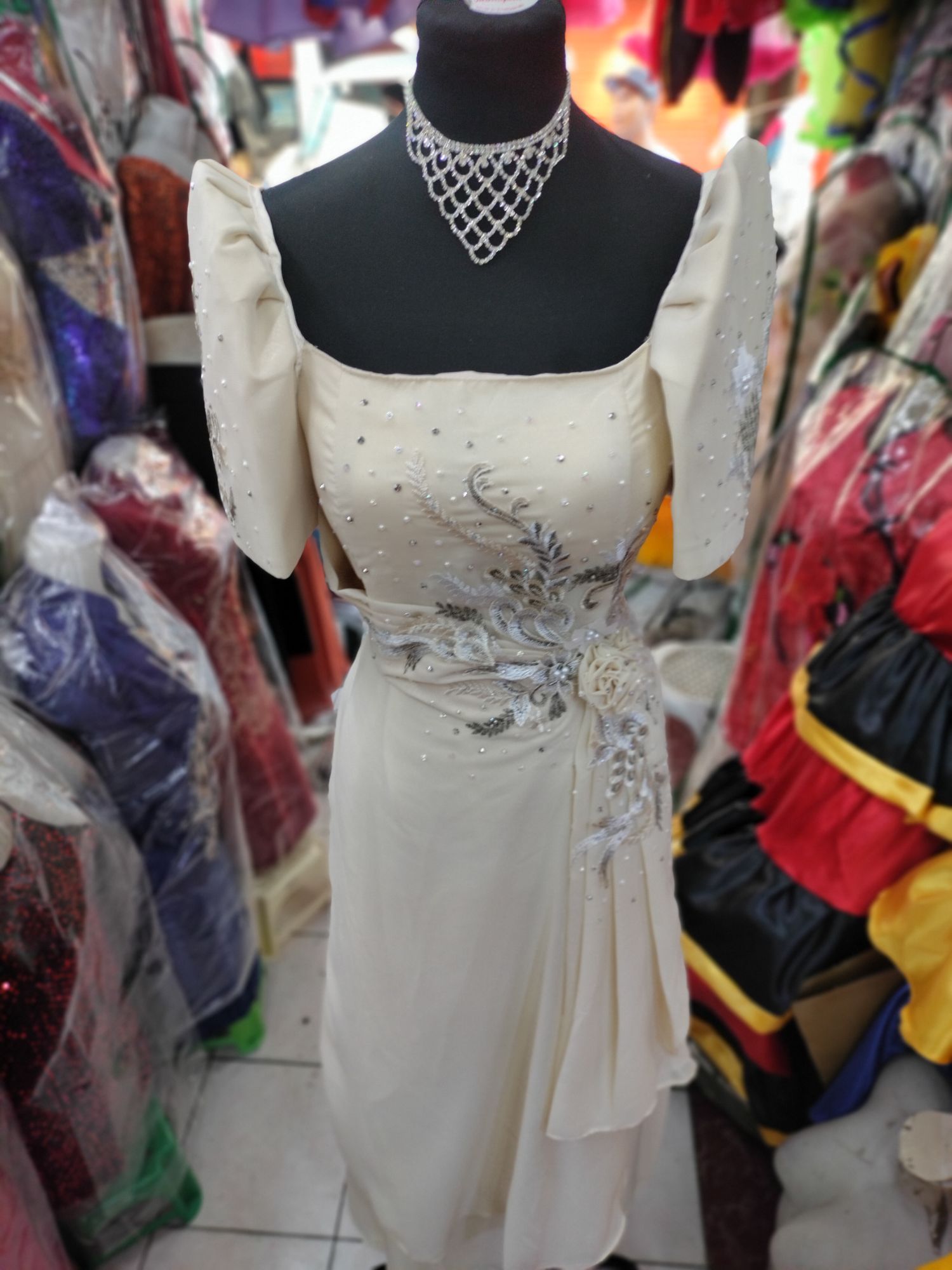 Filipiniana gown for store rent in divisoria