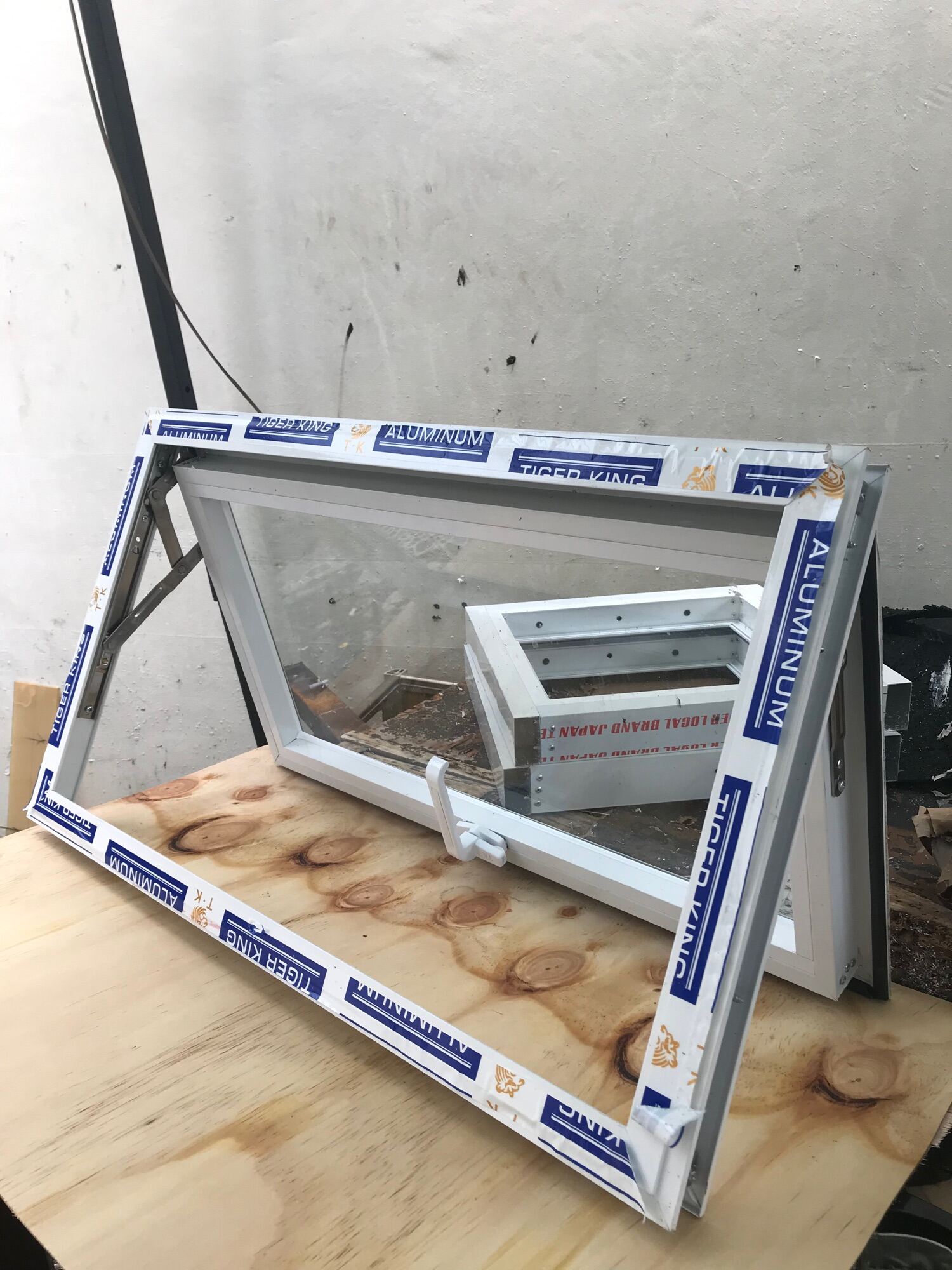 H-40cm x 60cm-W aluminum awning window