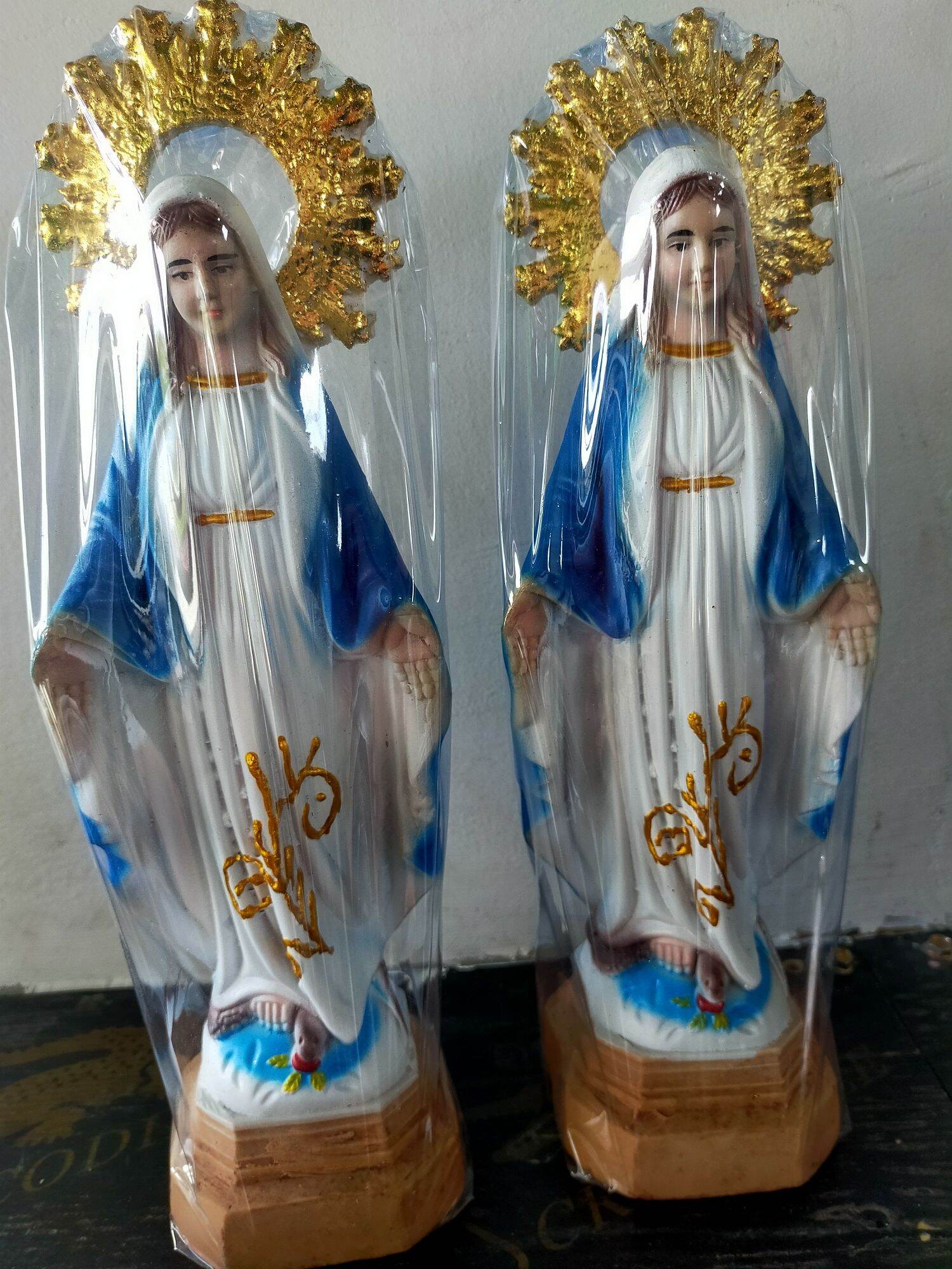 Our lady Miraculous statue/Milagrosa(12inches)