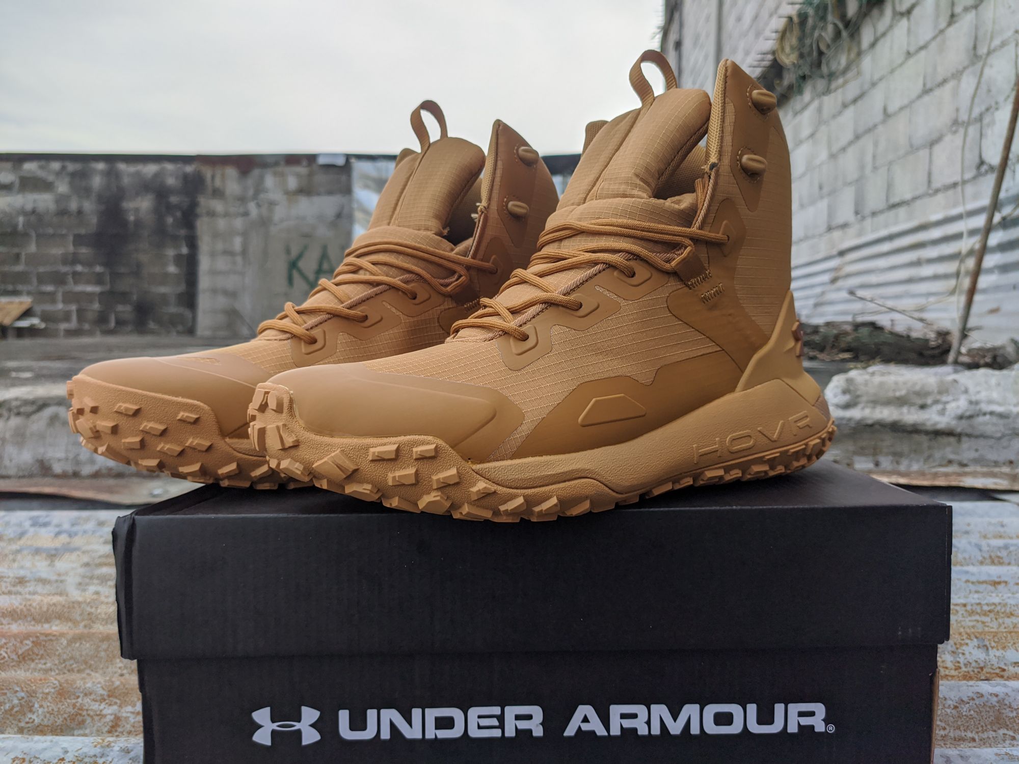 Botas Under Armour Hovr Storm Proof Camuflae Naranja