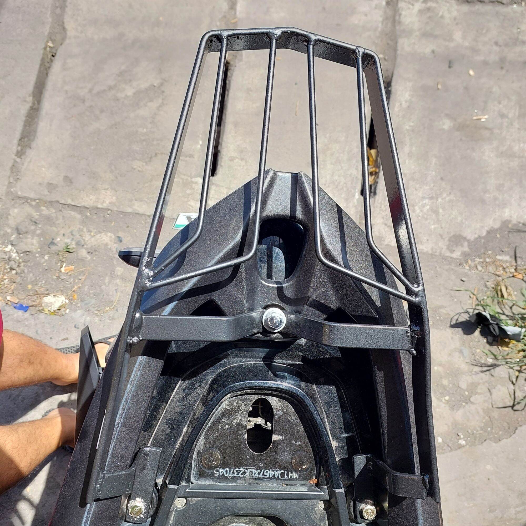 HONDA CLICK TOP BOX BRACKET POWDER COATED. 