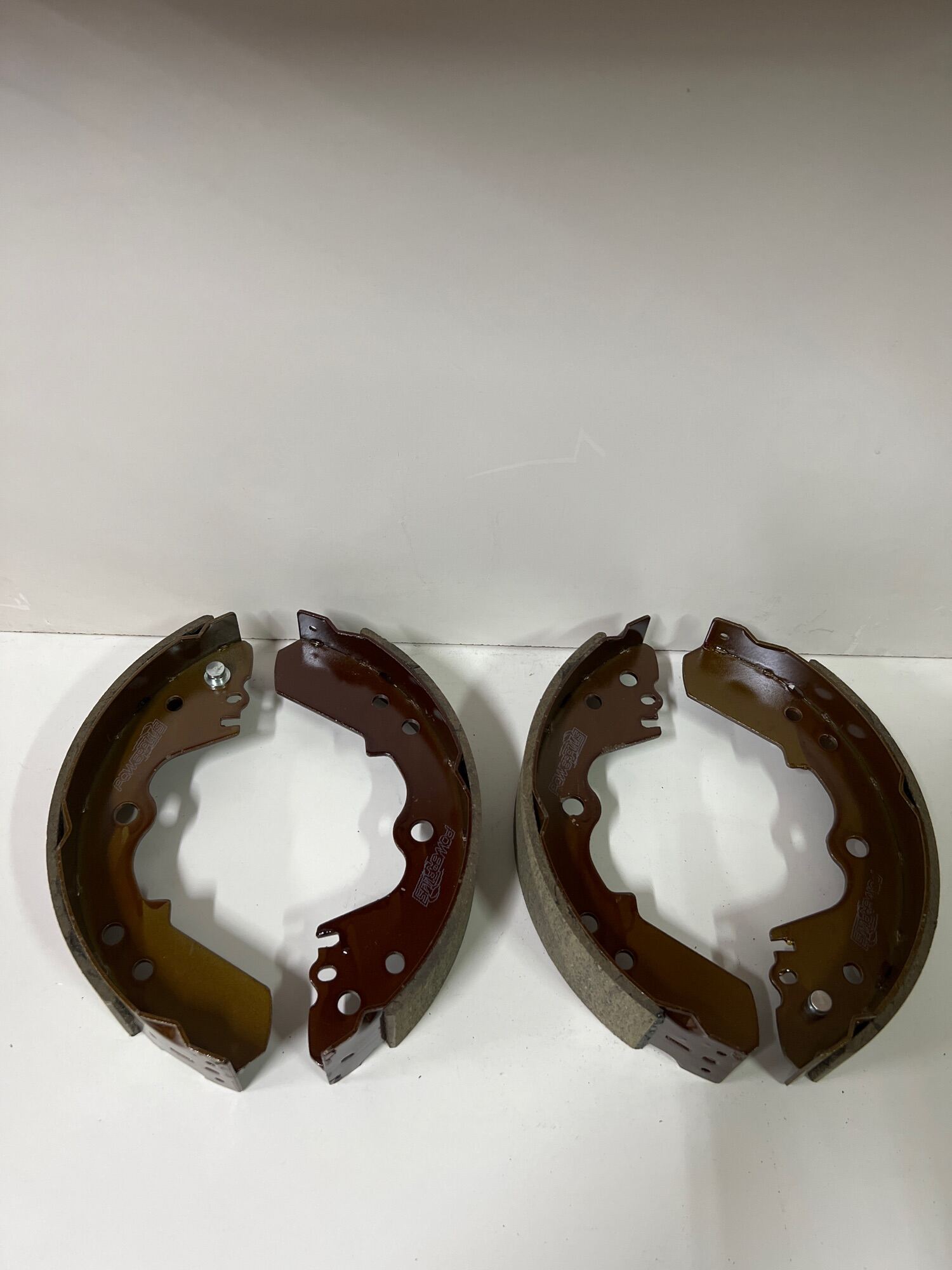 Isuzu Rear Brake Shoe (Set of 4 pcs.) for Isuzu Crosswind, Isuzu Hilander, Isuzu TFR (4x2), Isuzu Fuego (4x2). 