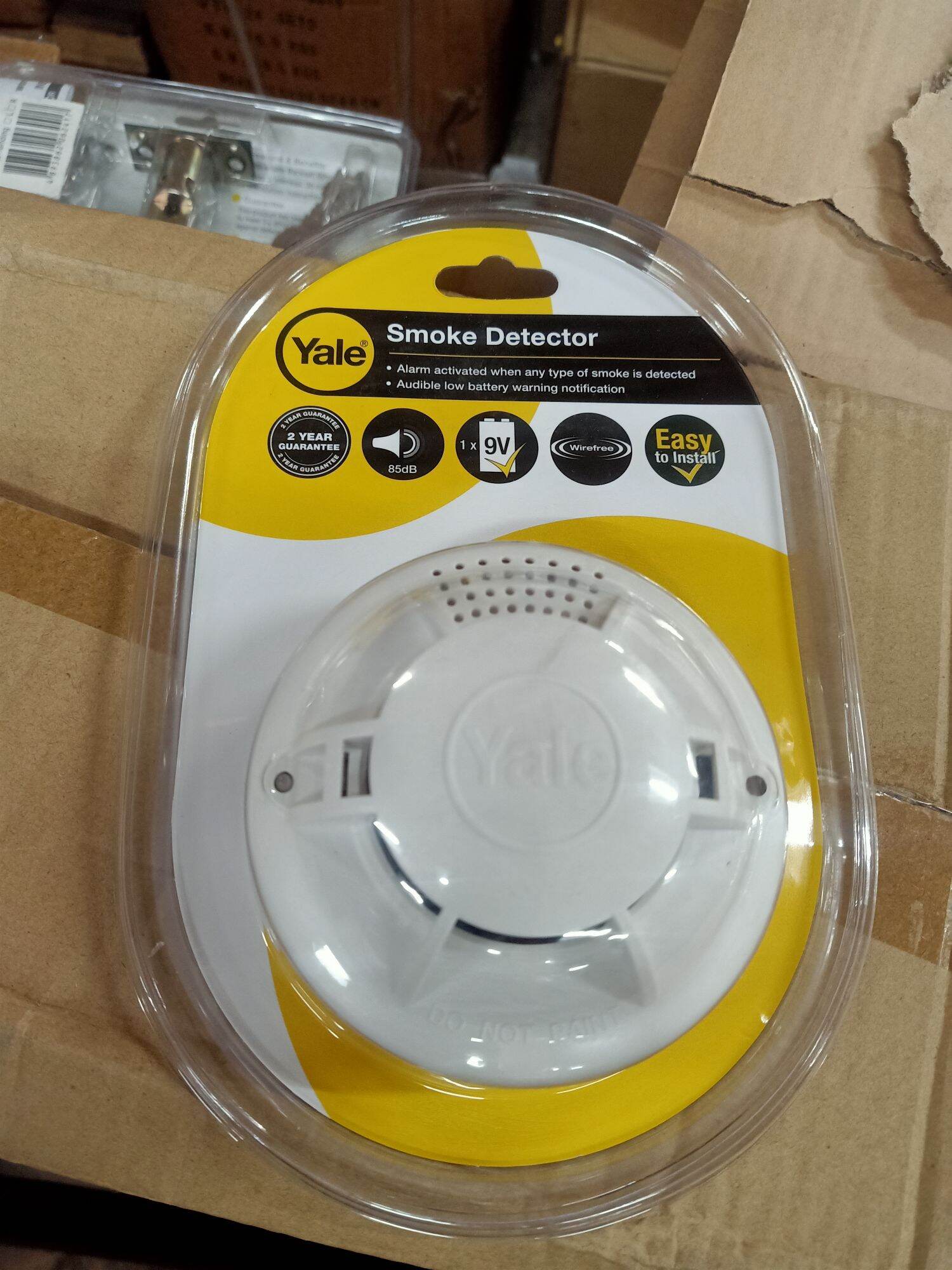 YALE SMOKE DETECTOR : battery operated 9 volts non radioactive ...