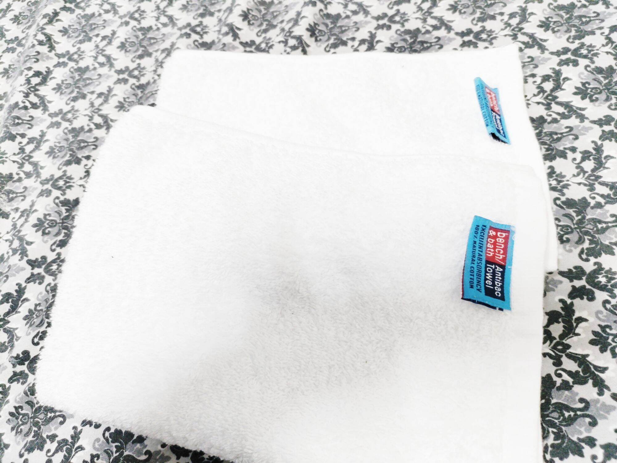 1 piece Cut ang label Bench&Bath fingertips towel antibacterial