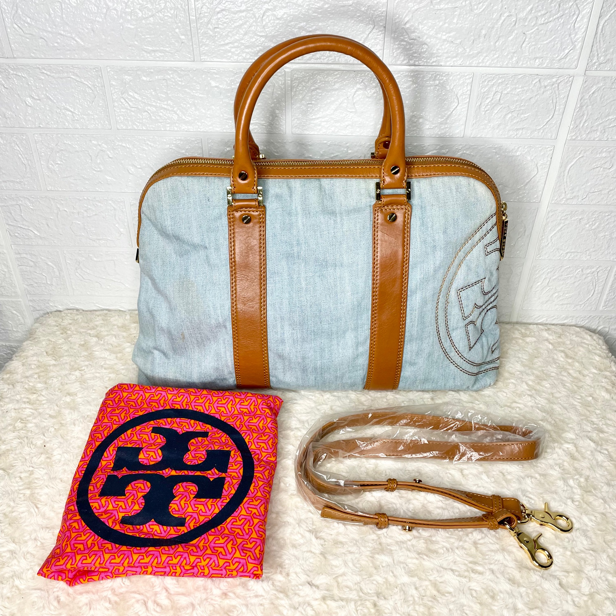 AUTHENTIC Tory Burch Denim Leather Handbag/Crossbody bag | Lazada PH