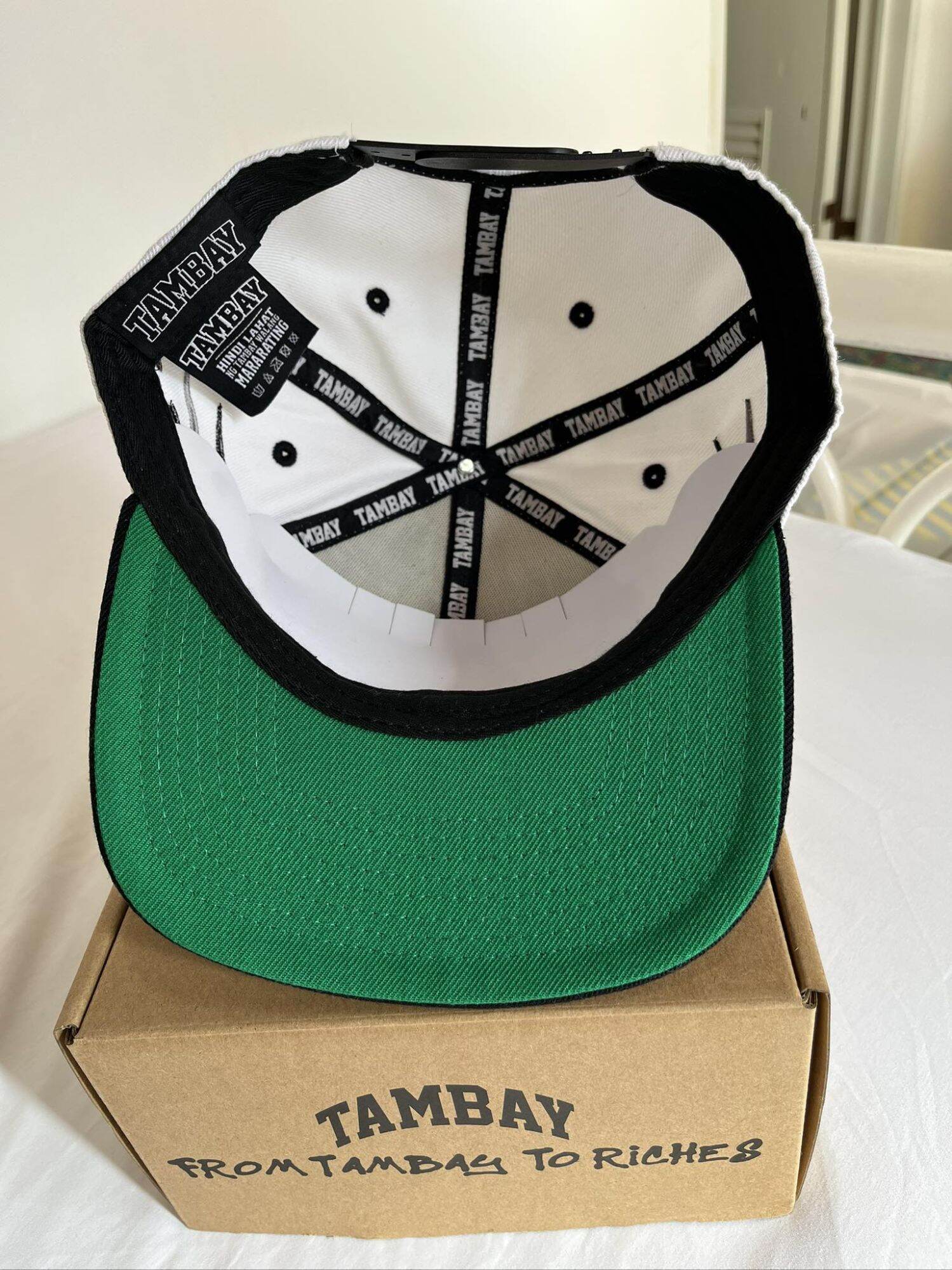 Tambay キャップ (pio balbuena のサイン入り) Tambay Cap Version 15 (Vandal) By Pio Balbuena | eBay