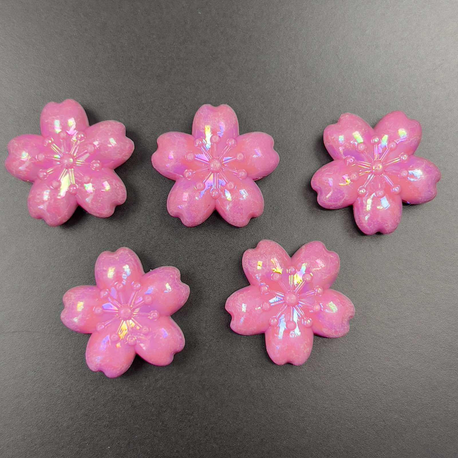 Veeds 5 Pcs Sakura Flower Hot Pink Bead 23mm UV Coated DIY Beads Art and Craft