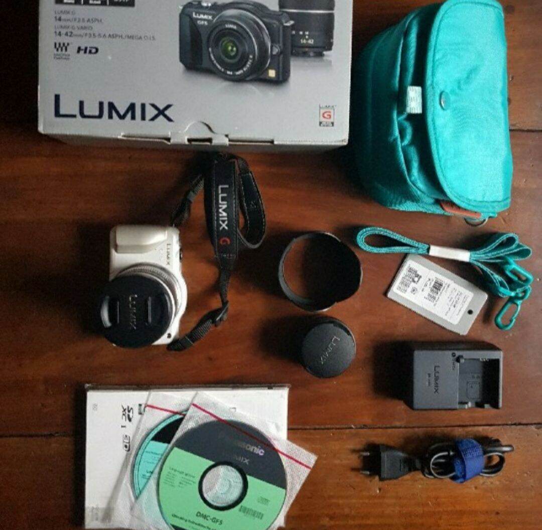 Panasonic Lumix GF5 Camera Bundle, White + Freebies