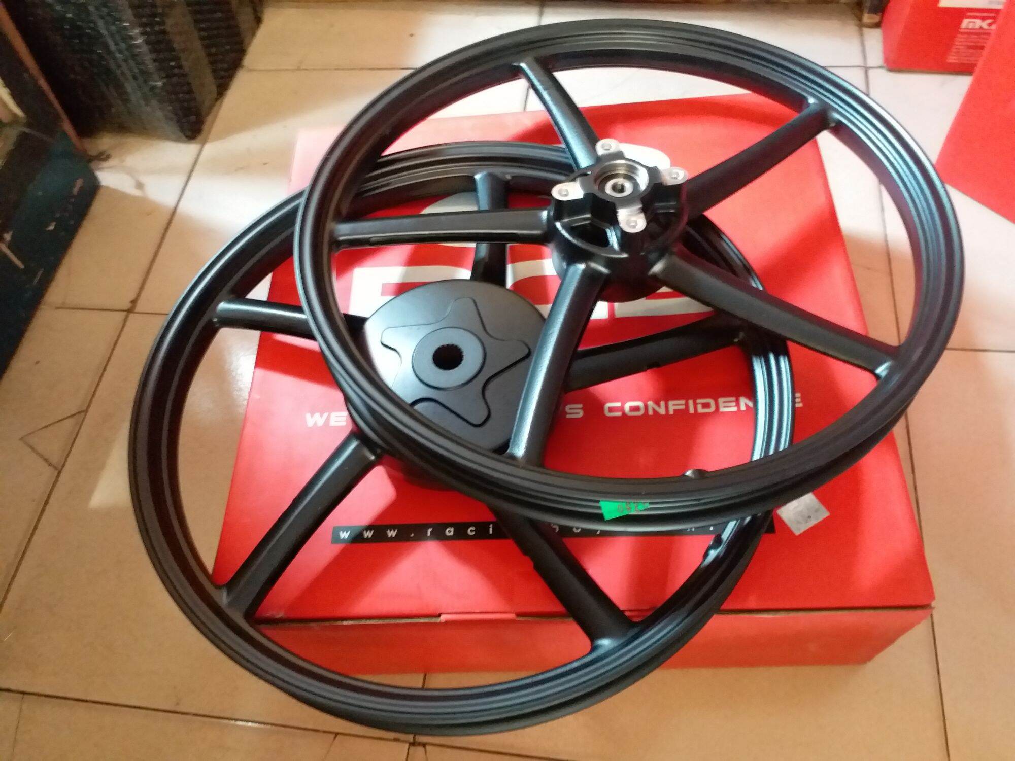 Racing Boy Sports Rim RB5 (5-spoke) Mags for Mio i125/M3, Mio Soul-i, Mio Mxi EGOLC 4-holes F:1.20 R:1.40, 17" X District Motoparts. 