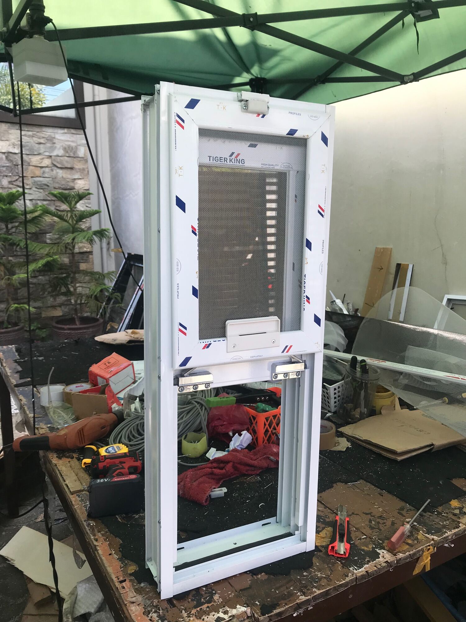 w40cm x H120cmaluminum vertical sliding window (slide up)with screen
