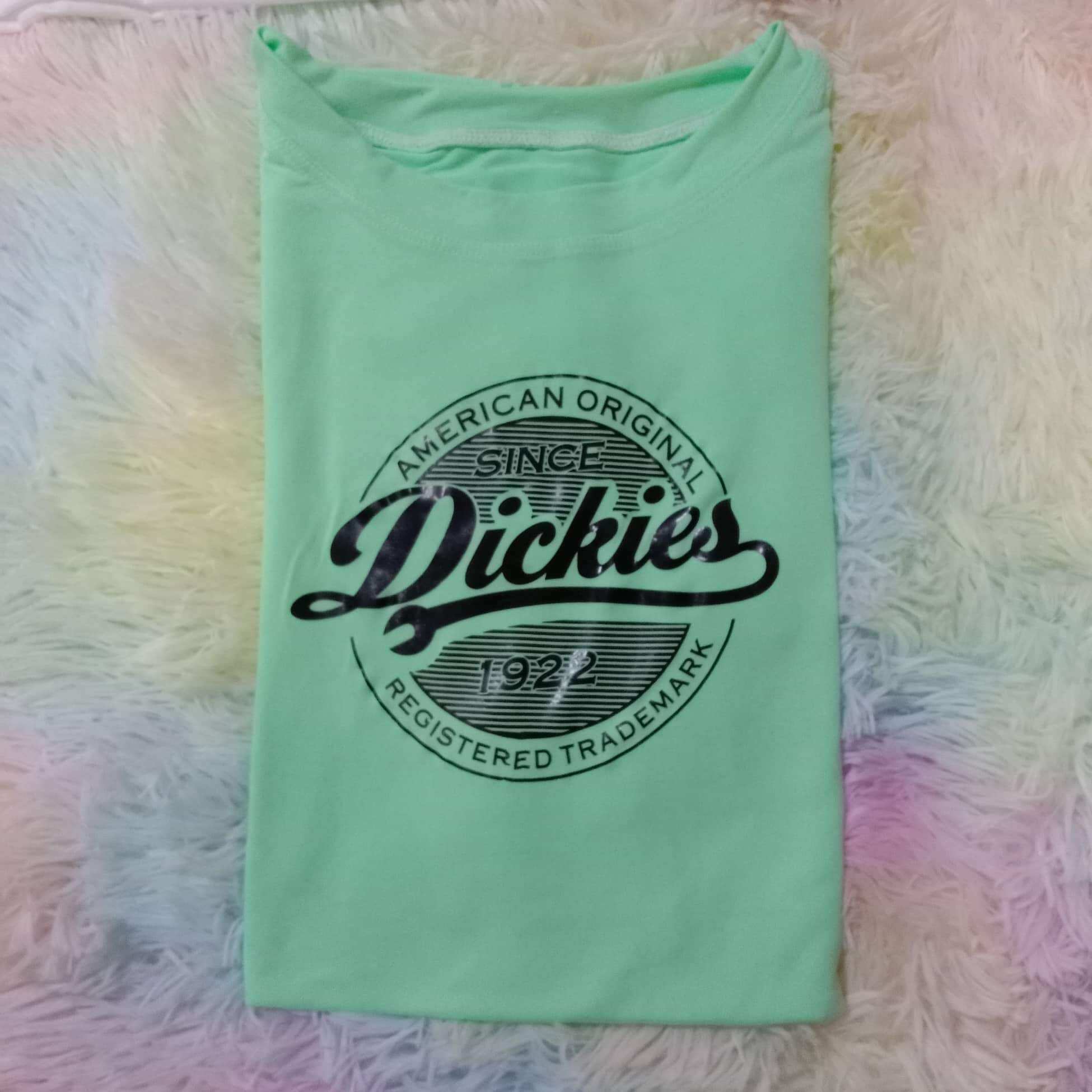 CIRCLE LOGO DIC-KIES PLAIN TSHIRT UNISEX WITH SIZES XS-2xL. 