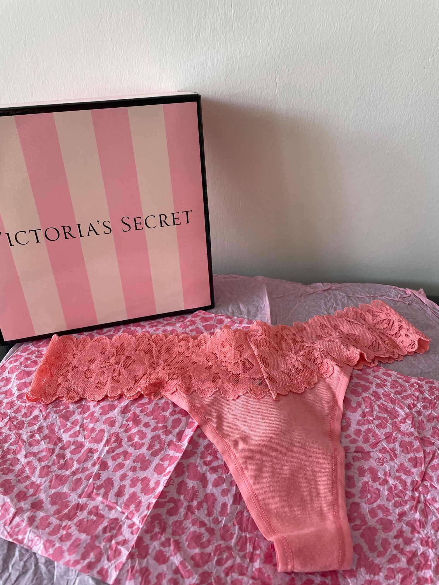 My Superficial Endeavors: Victoria's Secret Pink Lace Waist Panties