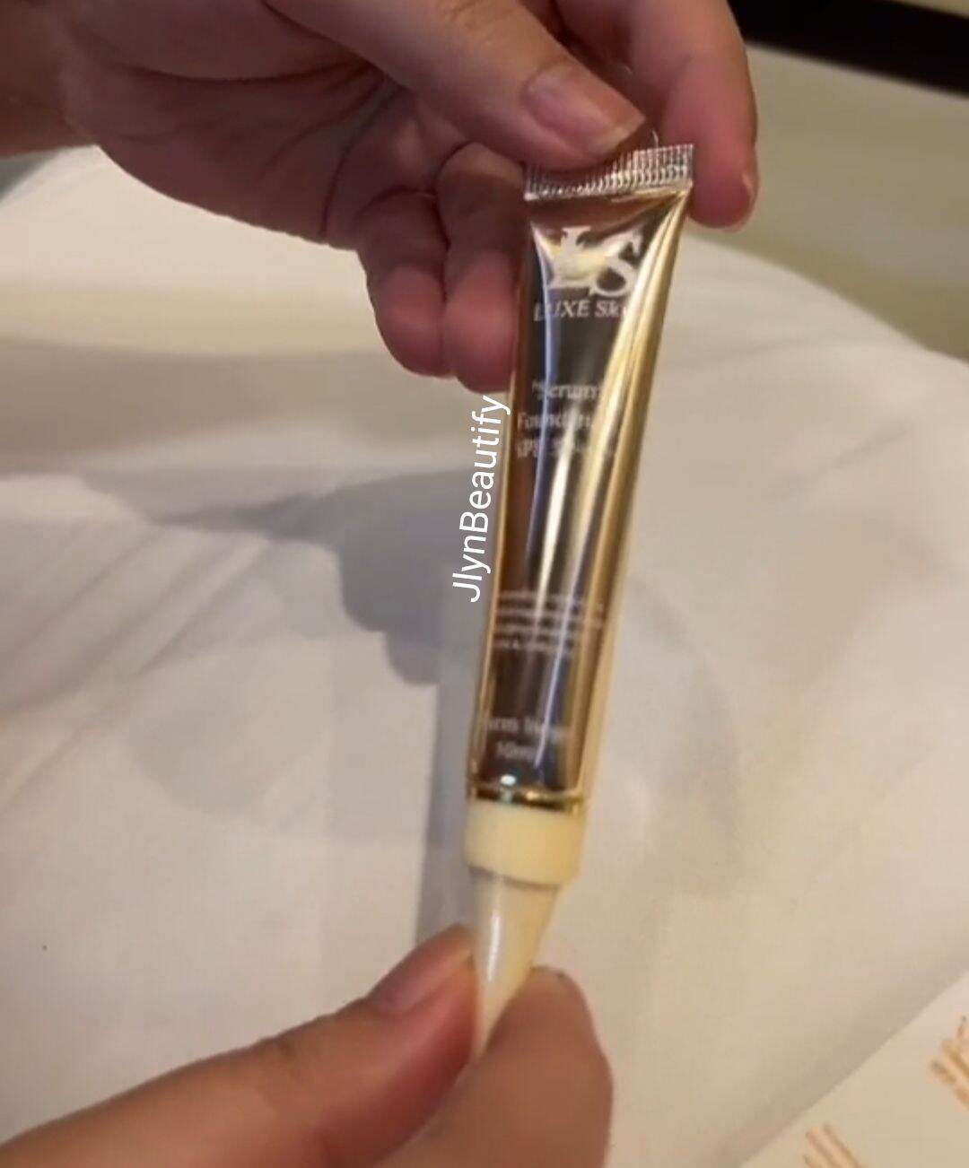 Luxe Skin Serum Foundation "TRAVEL SIZE" (Tinted Sunscreen with SPF50