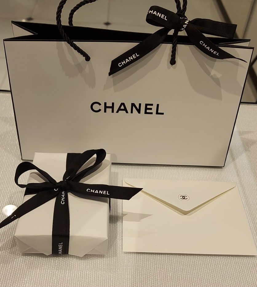 [Gift wrapping with name] CHANEL Domestic genuine double compact mirror  MIROIR DOUBLE FACETTES with shop bag (Type C: Star mark + name)