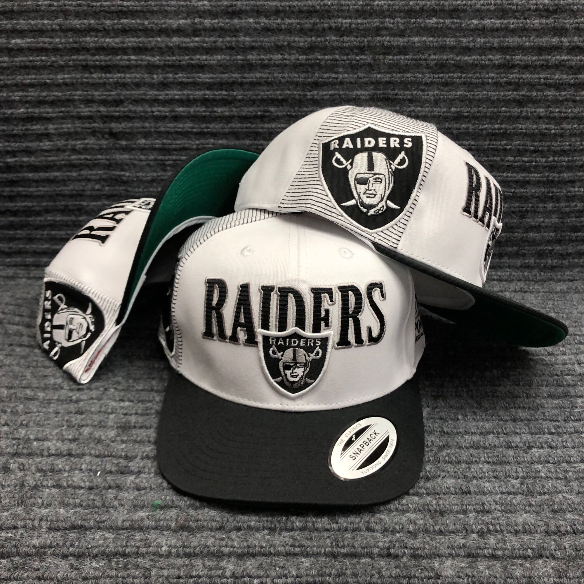 Oakland Raiders NFL Vintage New Era Snapback Cap Adjustable – Sinaitex -  Vintage Clothing, Accessories & Wholesale