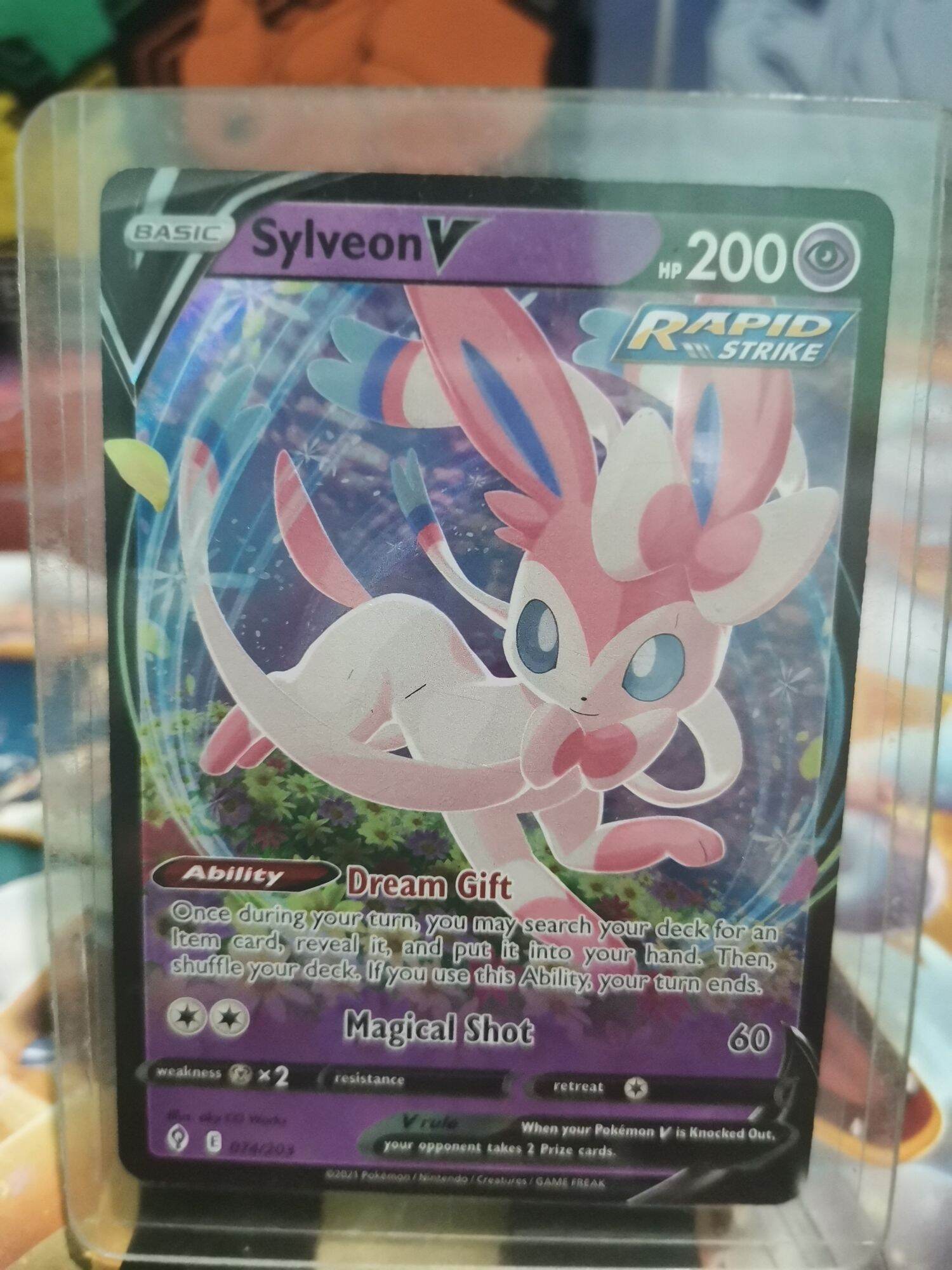 Sylveon-V (74/203), Busca de Cards