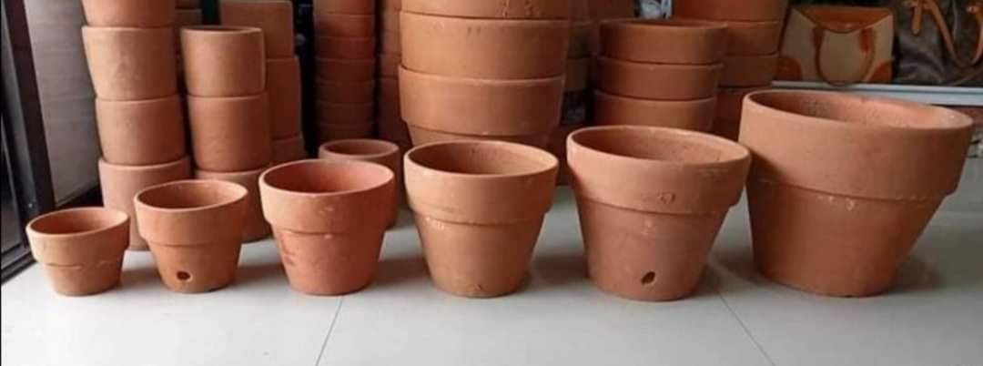 SIMPLE CLAY POTS WITH HOLE/TERRACOTA