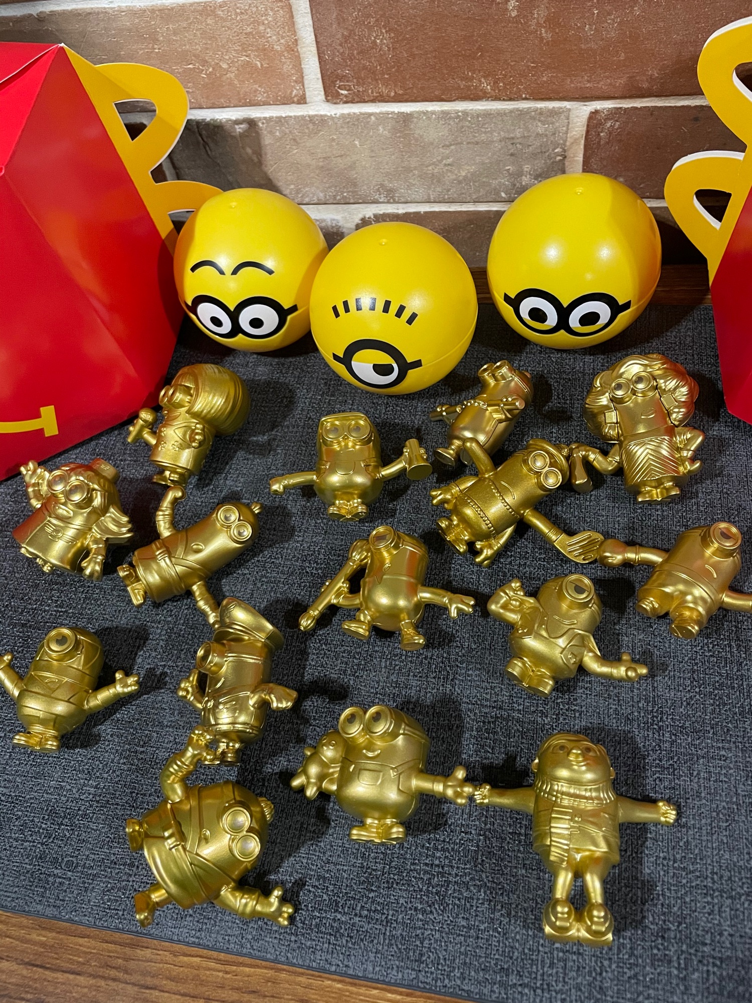 Wave 2 Gold Minions Happy Meal Minions Mcdonalds Toys The Rise Of Gru Lazada Ph