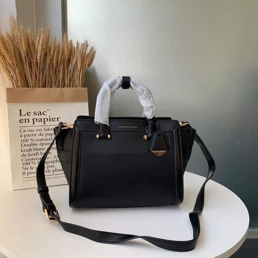 Charles and keith trapeze bag price new arrivals