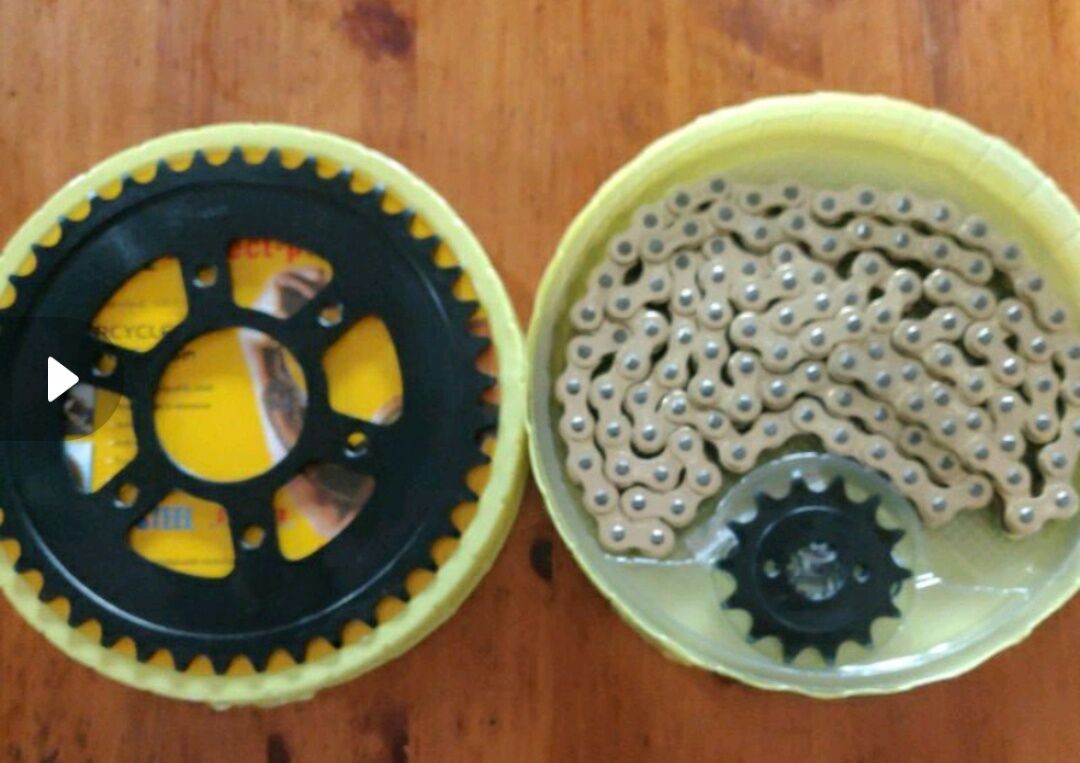 KTM 390 duke rc 390 chain set 520 14/42t seamless gold chain Lazada PH