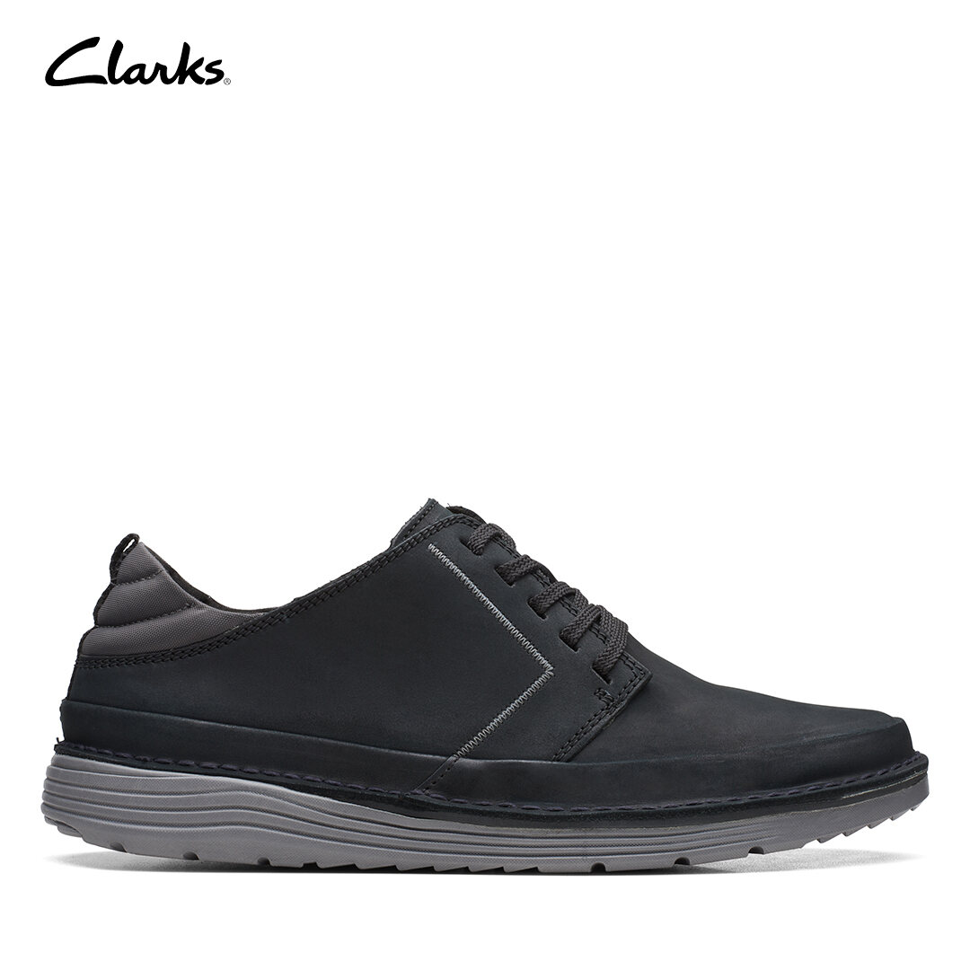 Clarks lazada outlet