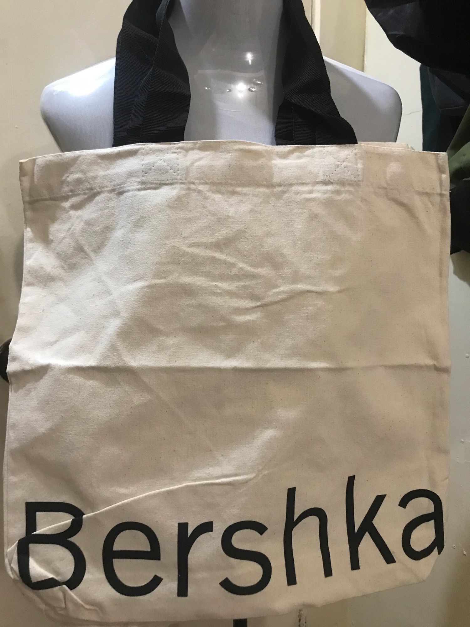 マーケティング トートバッグ Bershka