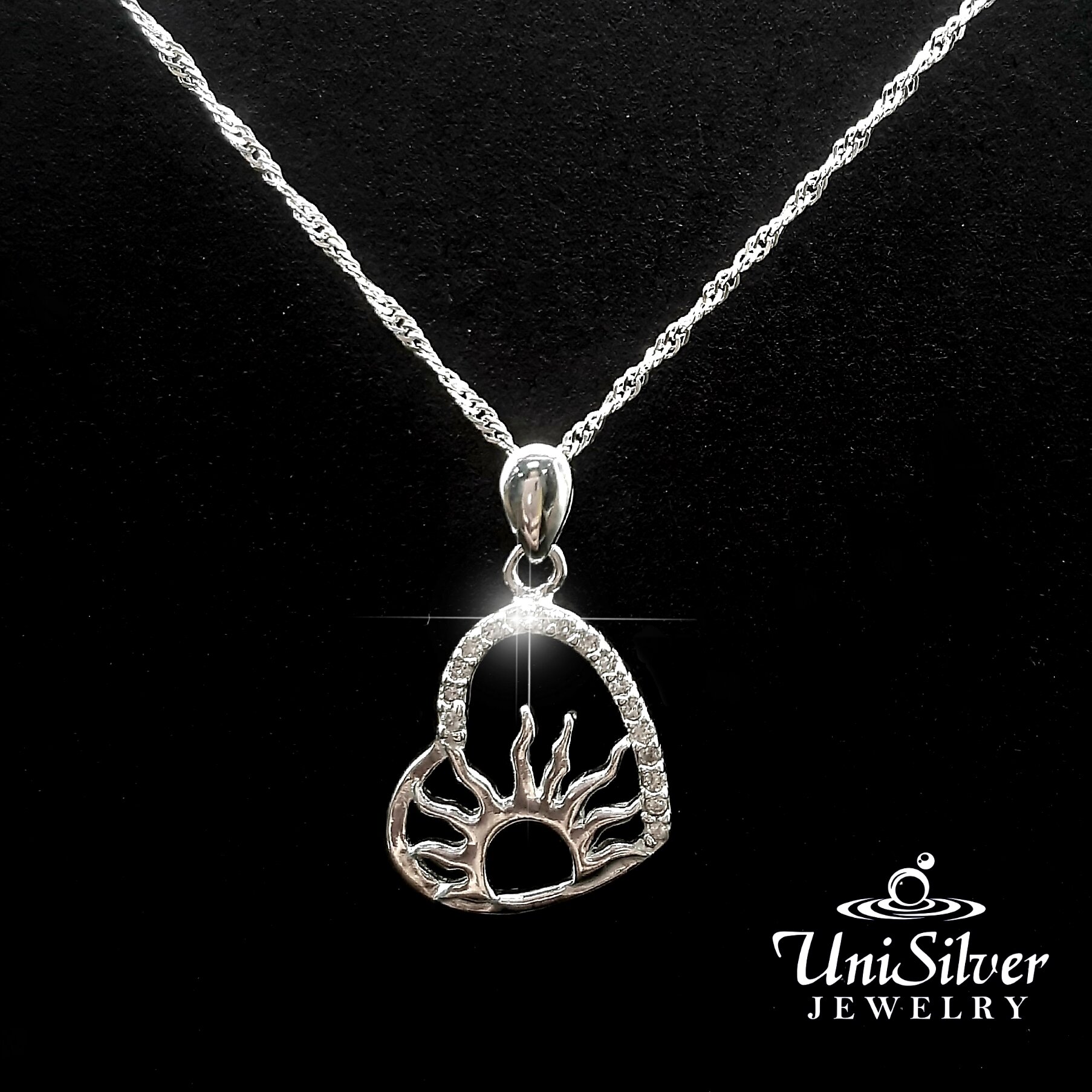 Unisilver hot sale heart necklace