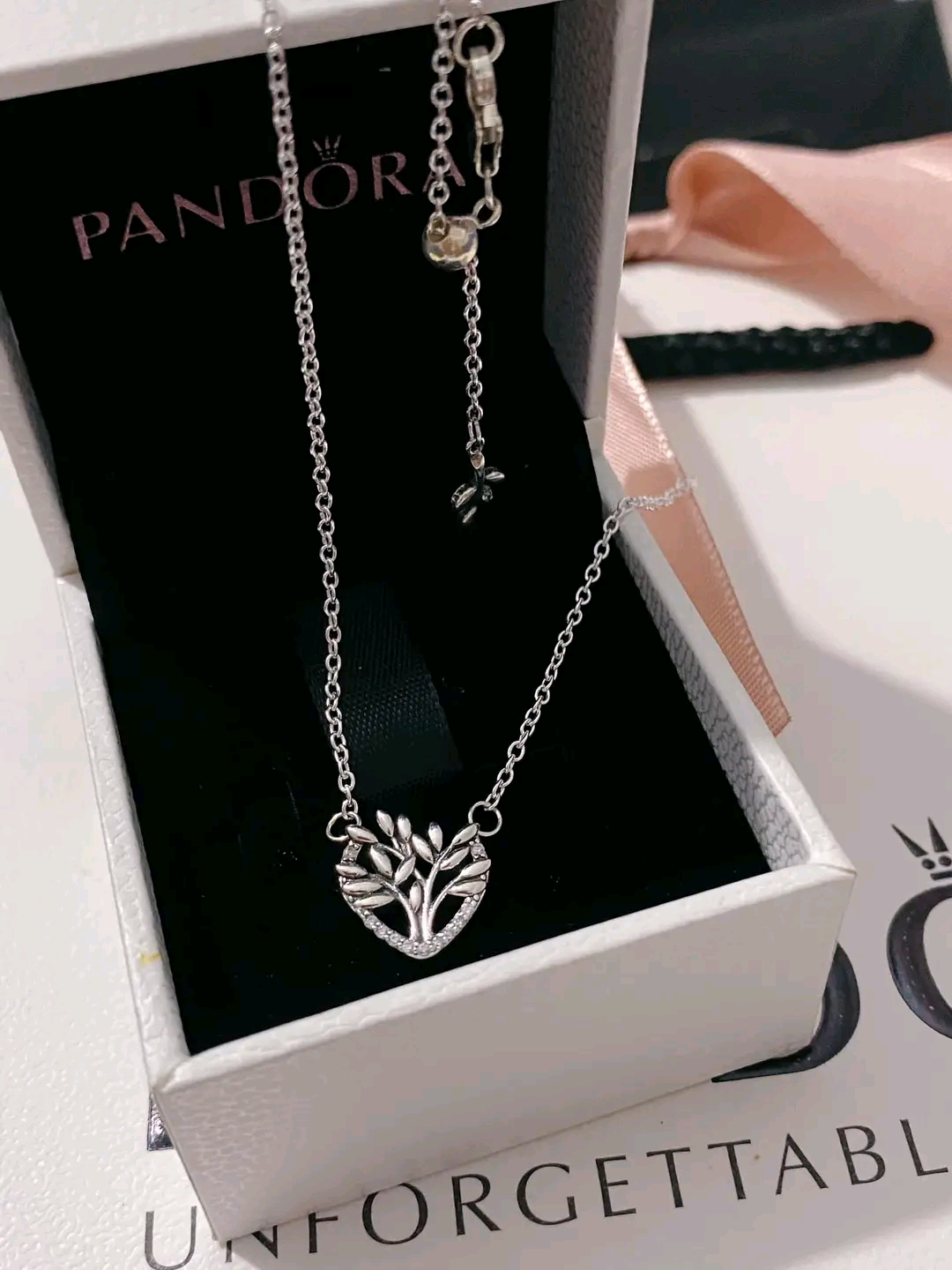 Pandora Sterling Silver Family Tree Heart Pendant Necklace | World of  Watches-tuongthan.vn