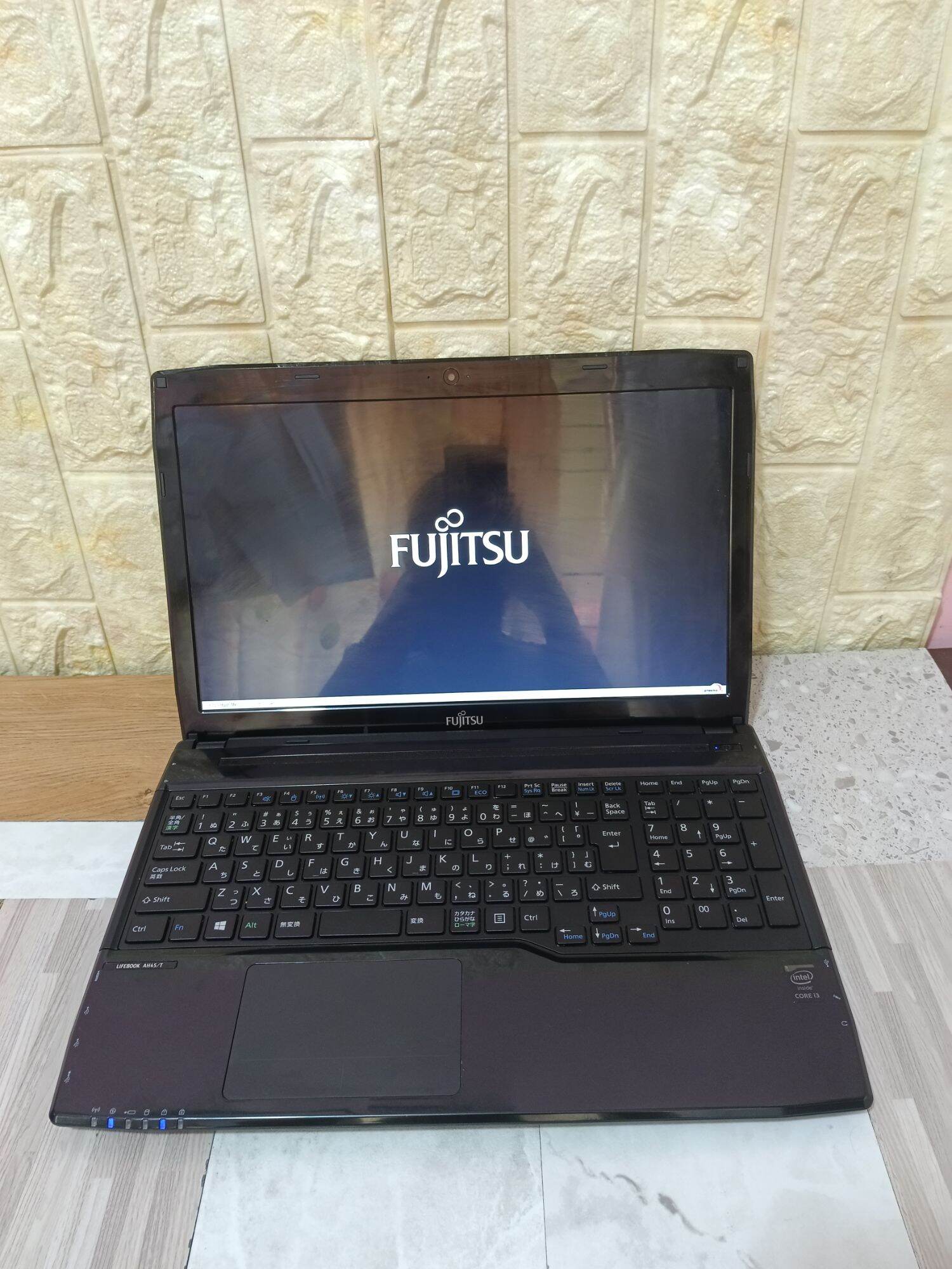 Slim Glossy Black Original High Quality Japan Laptop Fujitsu