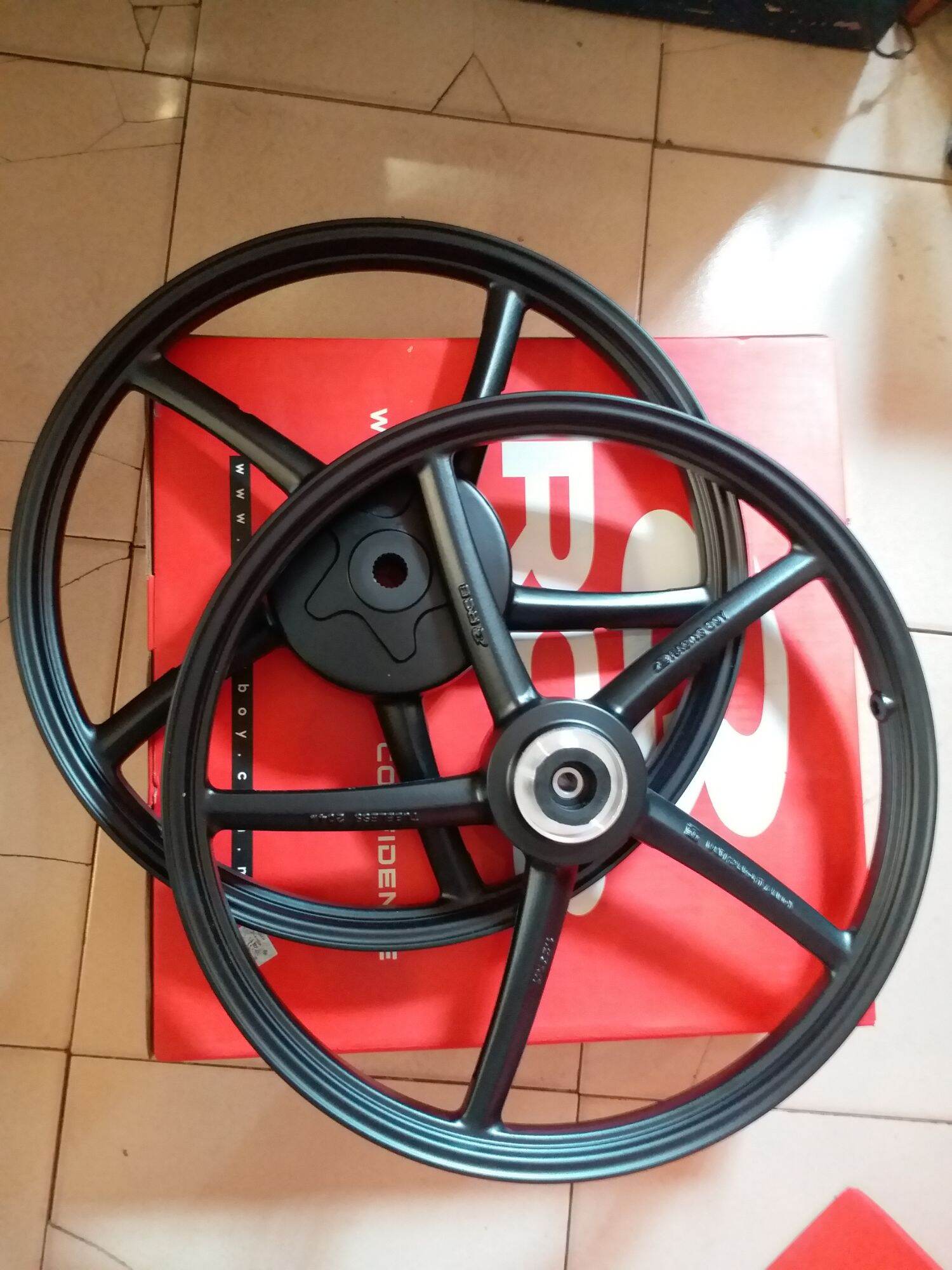 Racing Boy Sports Rim RB5 (5-spoke) Mags for Mio i125/M3, Mio Soul-i, Mio Mxi EGOLC 4-holes F:1.20 R:1.40, 17" X District Motoparts. 