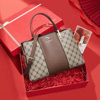 REDDRAGONFLY | Fashionable and Spacious Tote Bag for Middle-aged Mothers