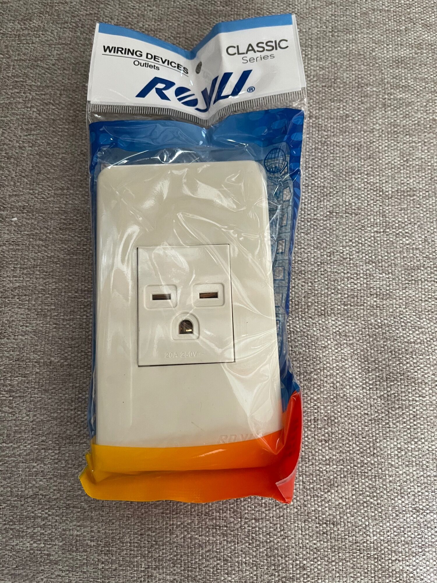 ROYU 1gang Aircon outlet set (16A 250v~), Royu Duplex Universal outlet ...
