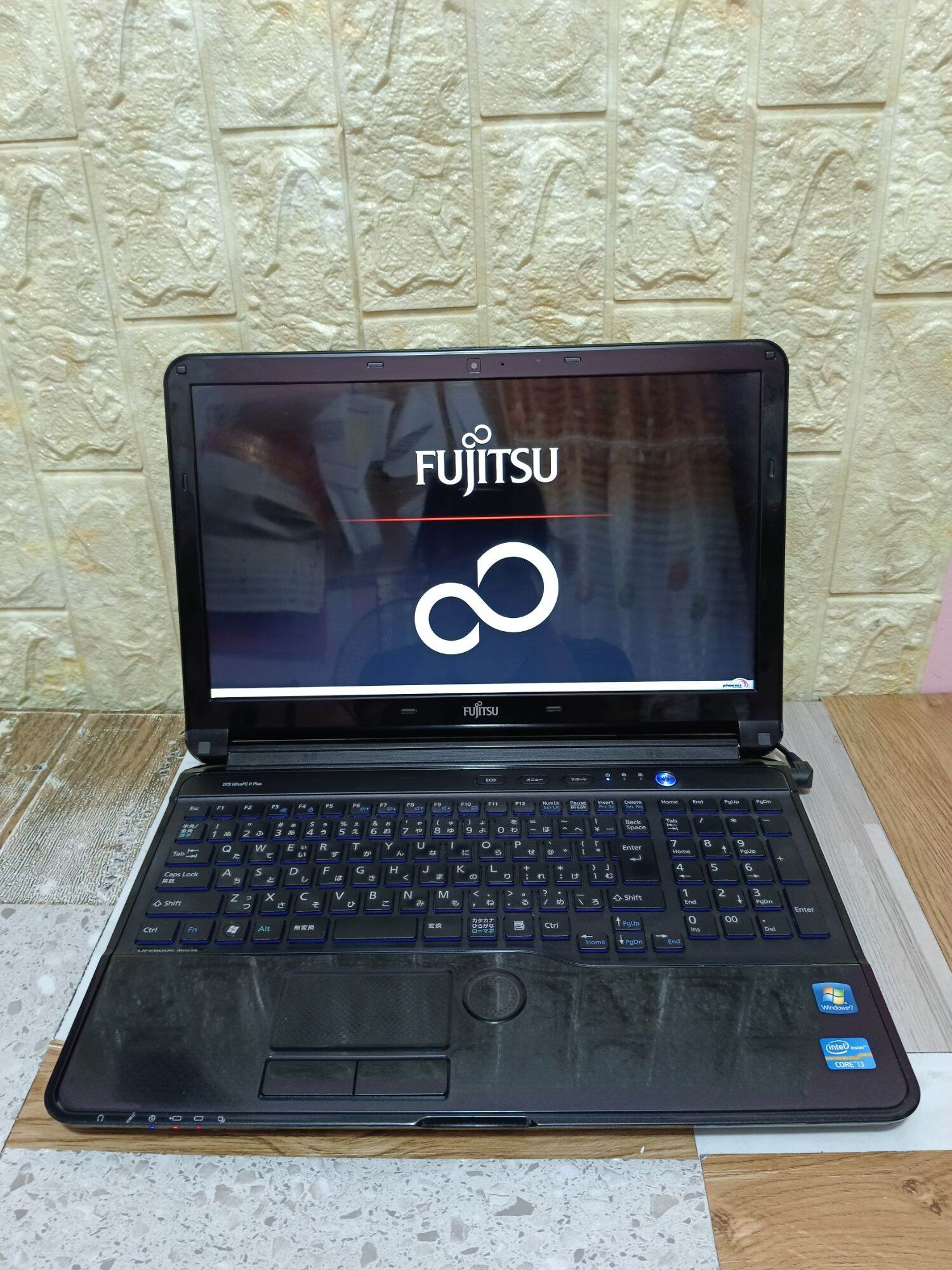 Fujitsu AH54/EN Laptop - Core i3, 4GB RAM, 320