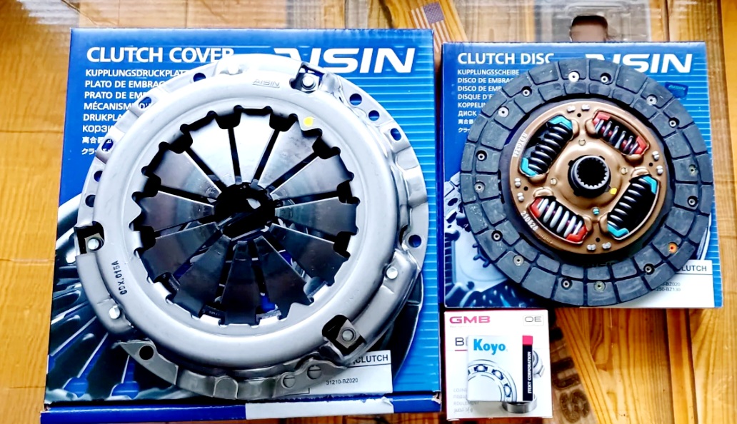 CLUTCH SET TOYOTA AVANZA 1.3 1SZ 71/2x20t includes clutch cover