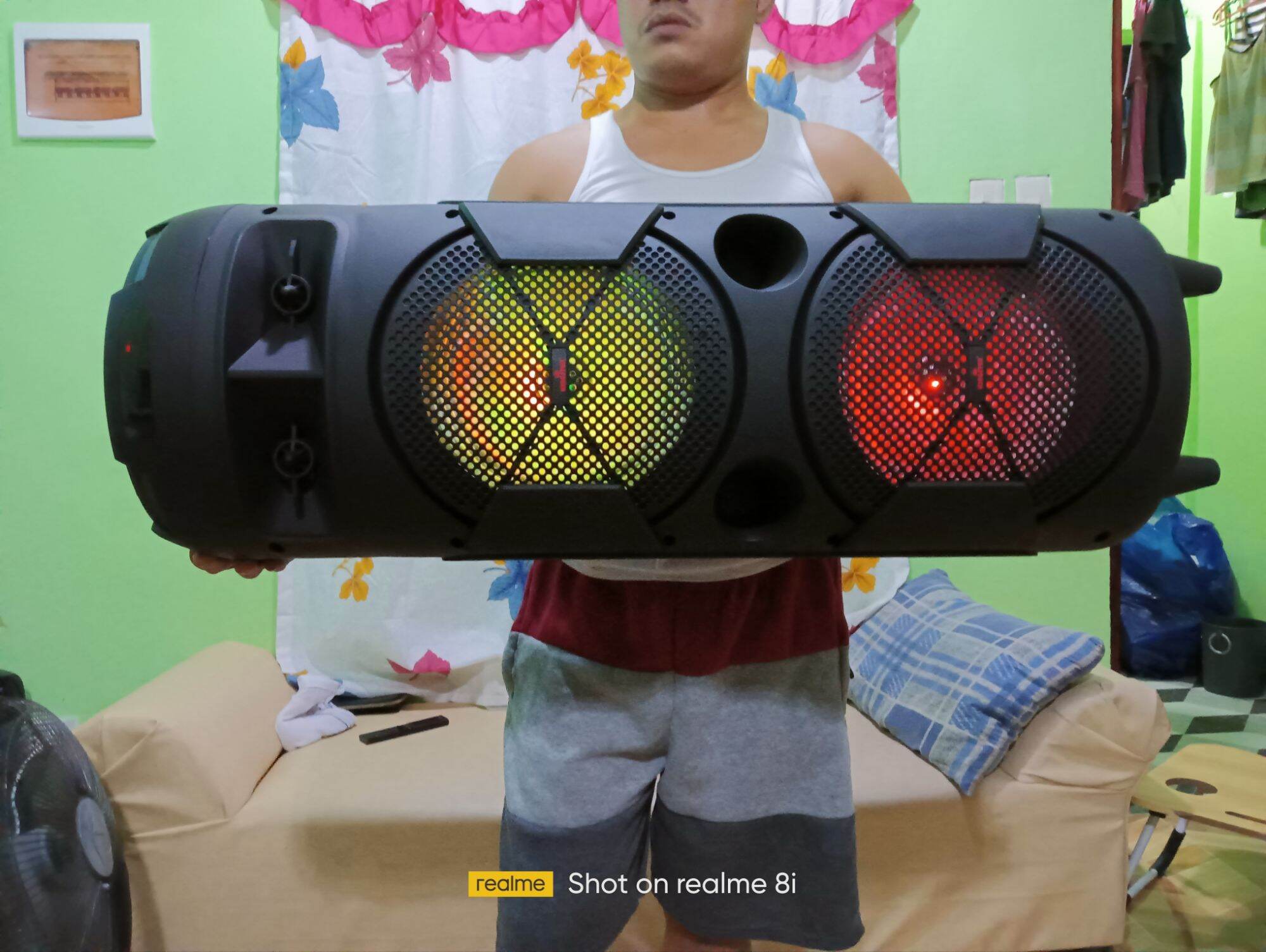 33INCHES NEW BIGGEST BLUETOOTH SPEAKER KARAOKE TREBLE BASS FM FREE