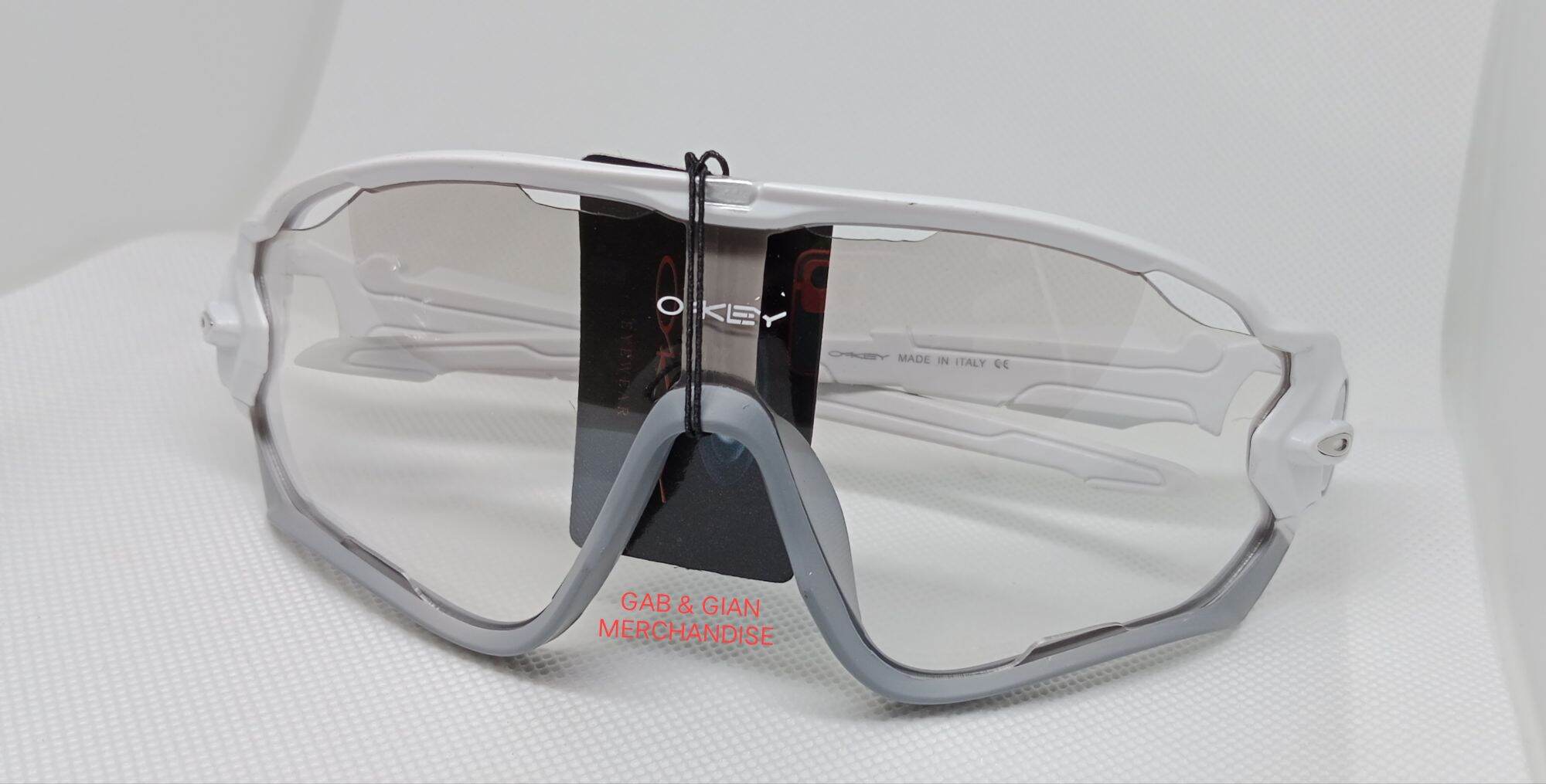 OAKLEY JAWBREAKER CLEAR SHADES