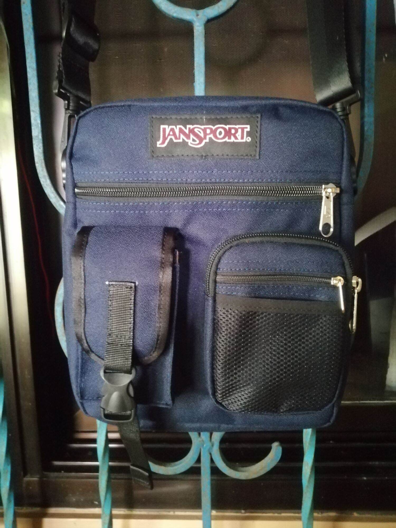 jansport 25l backpack Superbreak Black T501008 – Sportique Color:Animal Illusion a padded sleeve handles Stout 45 | Men's Gender: Women