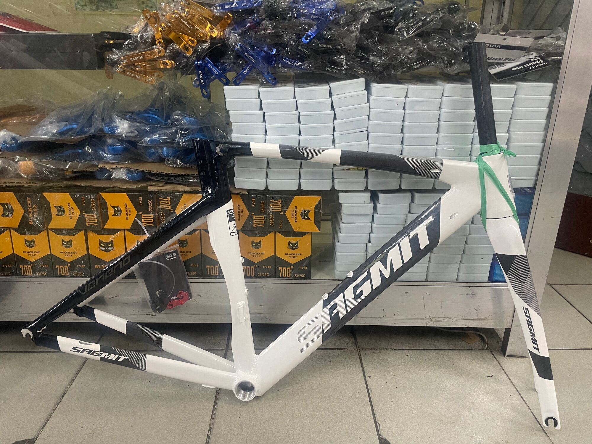 Sagmit road bike deals price