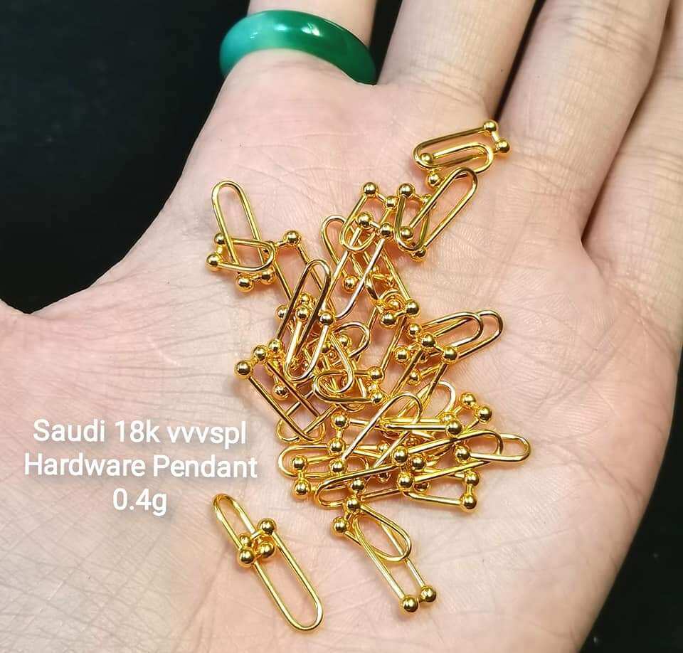 18K Saudi Gold Necklace with 24K Hong Kong Gold Bar Pendant Pawnable