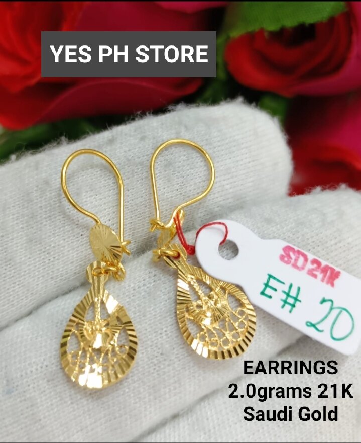 Small Gold Hoop Earrings for sale in Cebu City | Facebook Marketplace |  Facebook