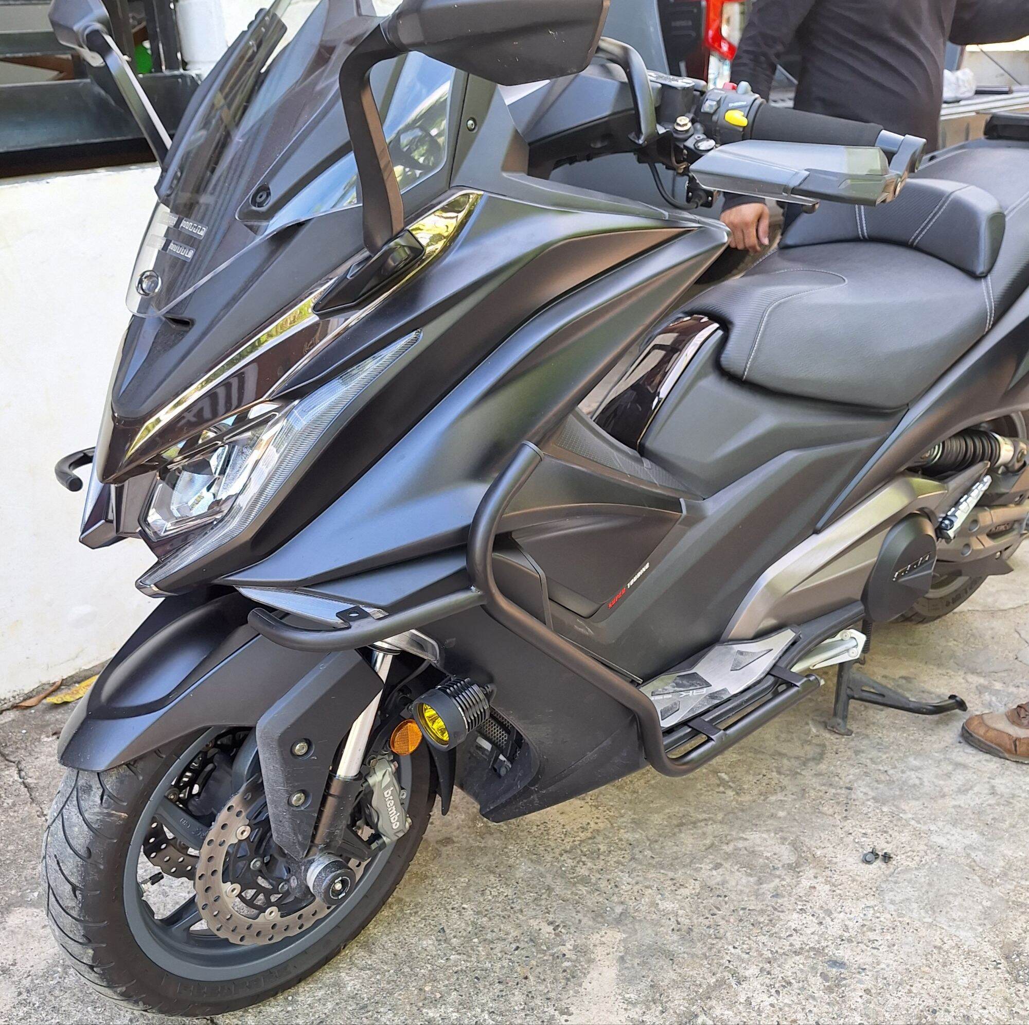 Yamaha Tmax Vs Kymco Ak 550 Kymco Ak 550 O Yamaha Tmax Kymco Ak550