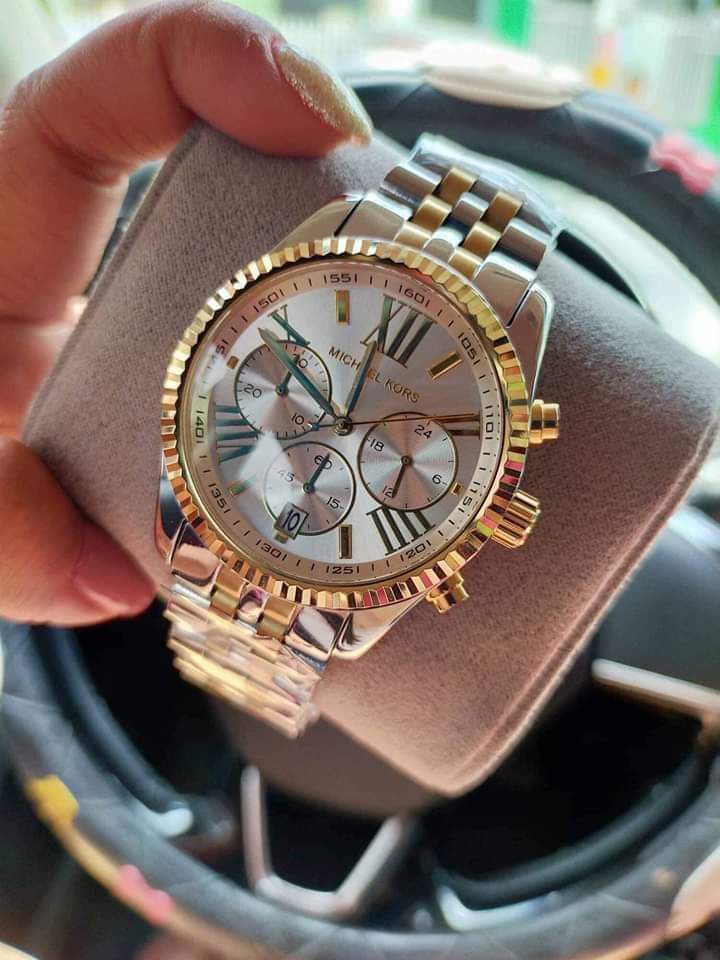 Michael kors Watch ⌚ ✓ PAWNABLE IN SELECTED PAWNSHOP ? Authentic Quality  ? ✓US GRADE ✓NON TARNISH ✓battery operated ? ✓Water Resistant ✓complete  inclusion ✔️ paperbag ✔️ ✓box ✔️ manual ✔️tag ✔️